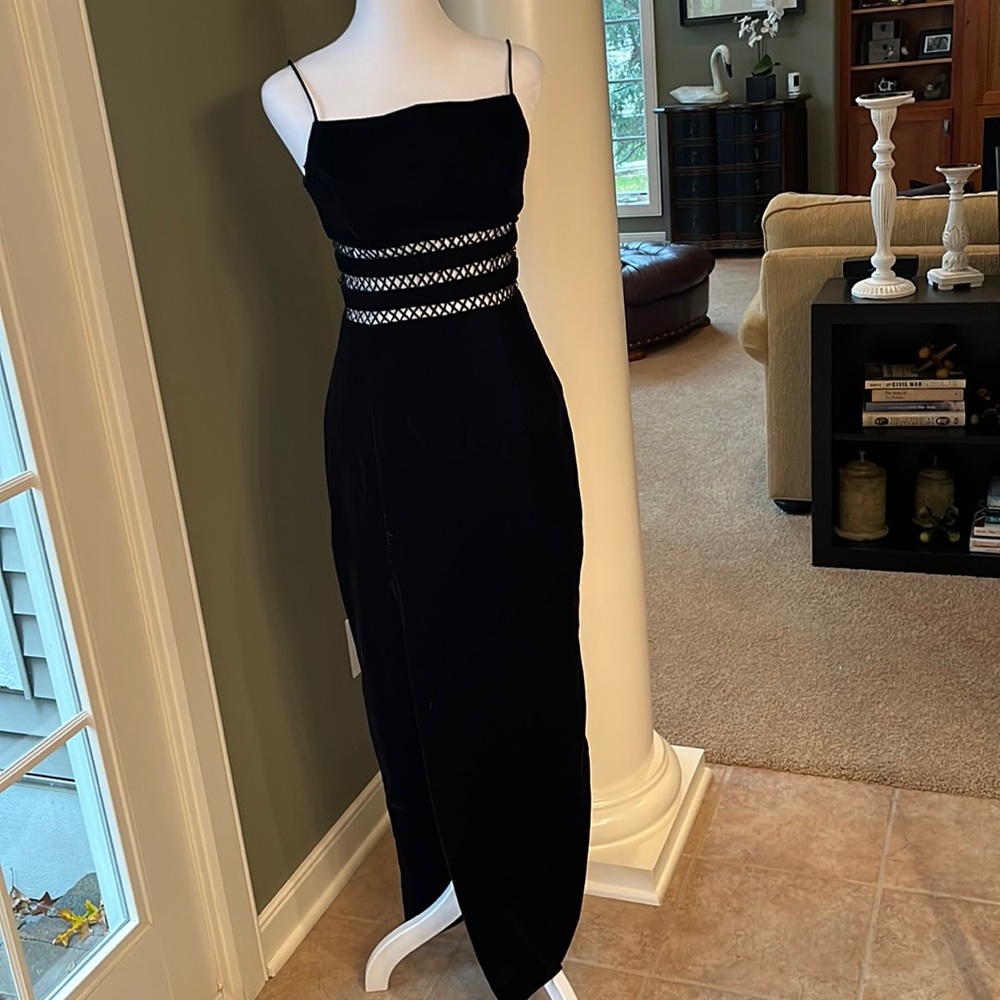 Jessica McClintock black velvet long dress size 5/6